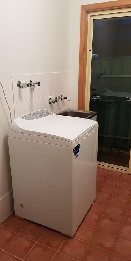 Aldinga Beach Overnighter Or Getaway Home - Sunshine Coast Tourism 36