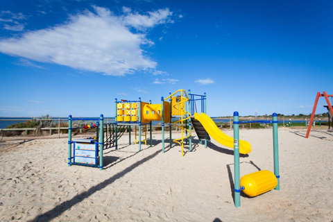 Modra\'s Apartments - Sunshine Coast Tourism 3