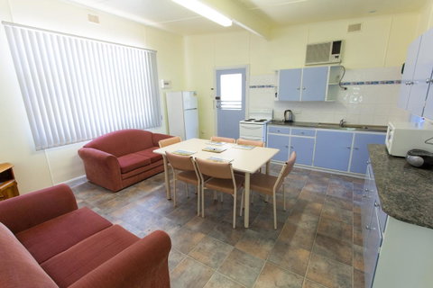 Modra\'s Apartments - Sunshine Coast Tourism 1