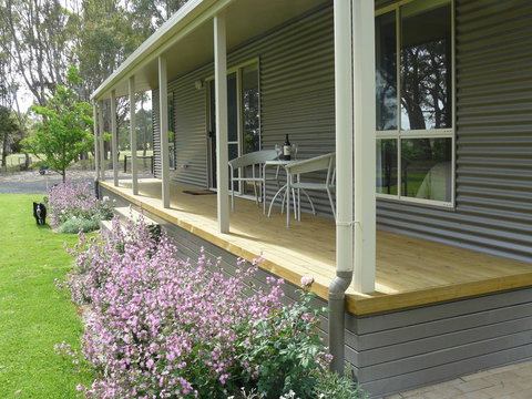 Camawald Coonawarra Cottage B&B - Sunshine Coast Tourism 2