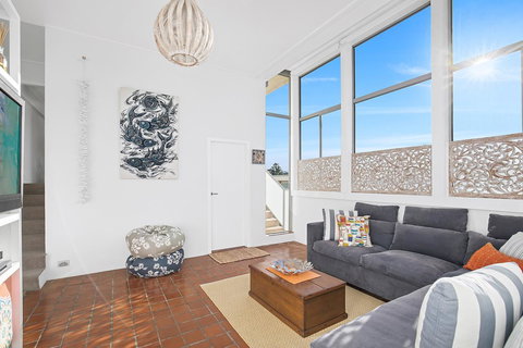 Beachfront Bliss - Holiday Sunshine Coast 8