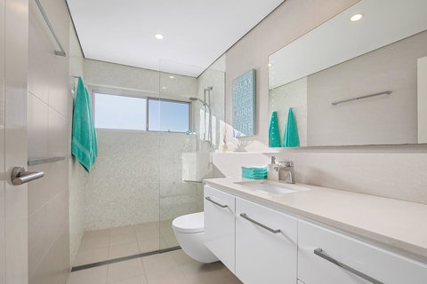 Beachfront Bliss - Holiday Sunshine Coast 17