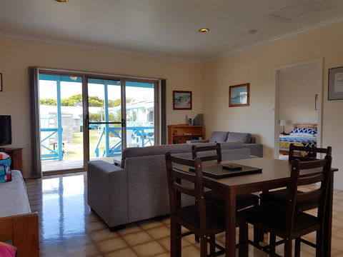 Marion Bay Holiday Villas - Sunshine Coast Tourism 15