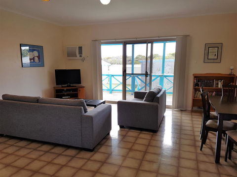 Marion Bay Holiday Villas - Sunshine Coast Tourism 1