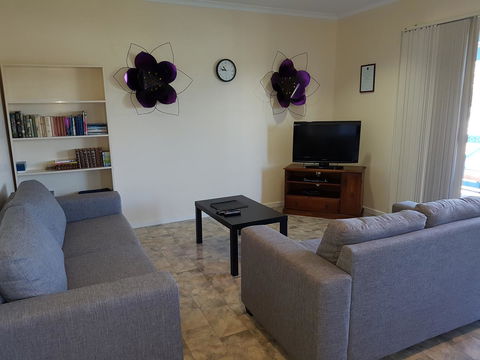 Marion Bay Holiday Villas - Sunshine Coast Tourism 11