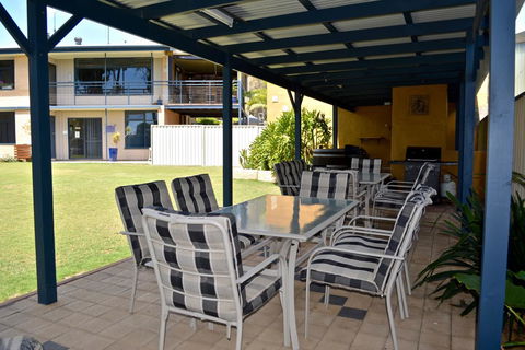 Longbeach Apartments - Holiday Sunshine Coast 4