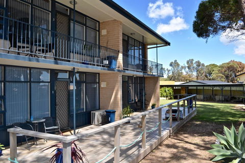 Longbeach Apartments - Holiday Sunshine Coast 5