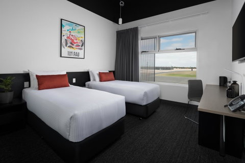 Rydges Pit Lane - Sunshine Coast Tourism 32