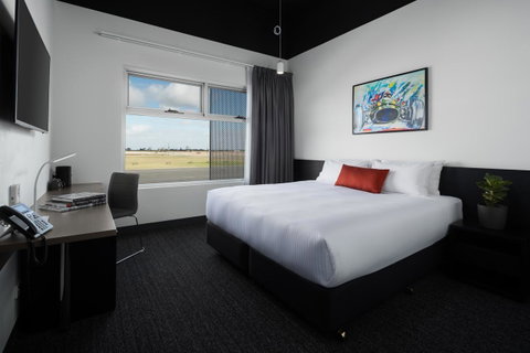 Rydges Pit Lane - Sunshine Coast Tourism 35