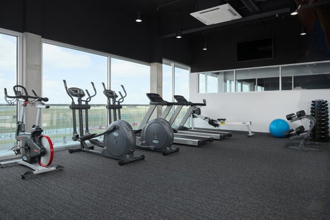 Rydges Pit Lane - Sunshine Coast Tourism 21
