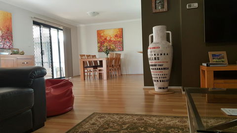 Jacaranda Homestay - Holiday Sunshine Coast 5