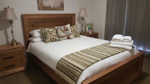 Jacaranda Homestay - Holiday Sunshine Coast 8