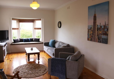 Grace Cottage - Holiday Sunshine Coast 3