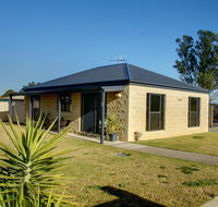 DBJ Holiday Units - Holiday Sunshine Coast