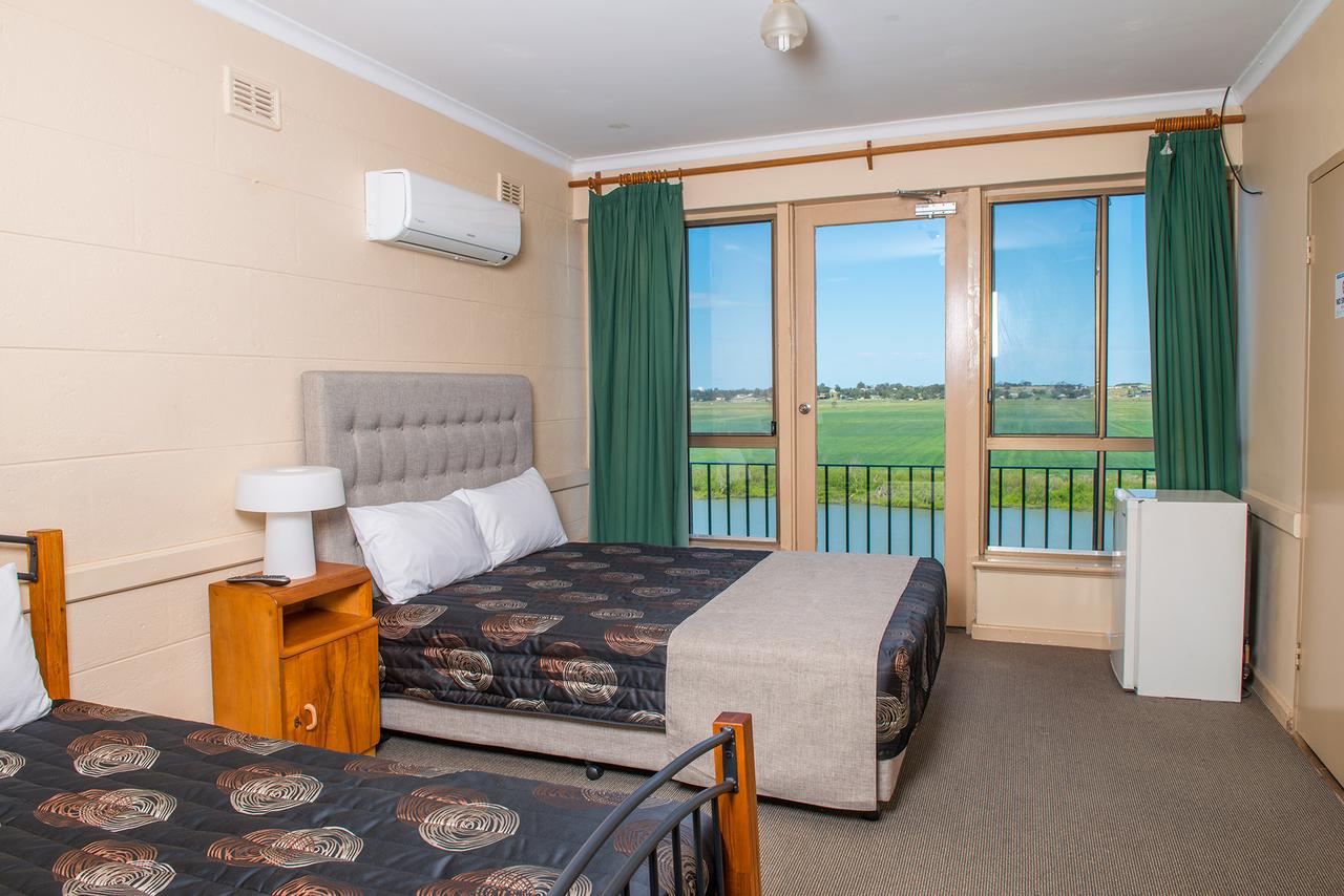 Tailem Bend SA Holiday Sunshine Coast
