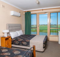 Tailem Bend Riverside Hotel - Holiday Sunshine Coast