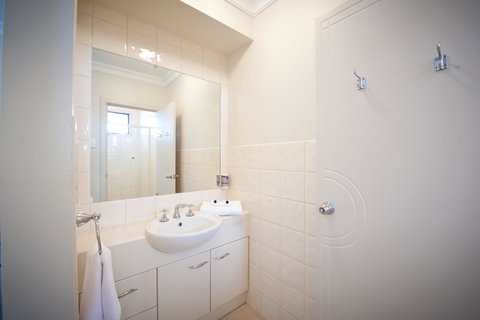 The Bluff Resort Apartments - Sunshine Coast Tourism 43