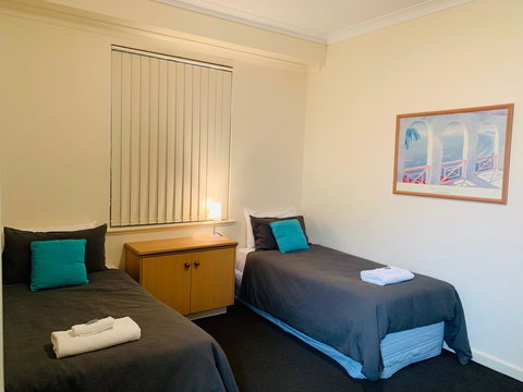 The Bluff Resort Apartments - Sunshine Coast Tourism 5
