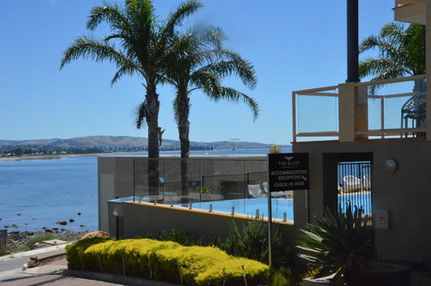 The Bluff Resort Apartments - Sunshine Coast Tourism 12