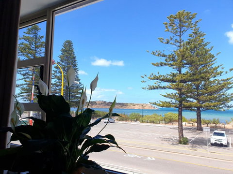 Nightcap At Hotel Victor - Sunshine Coast Tourism 9