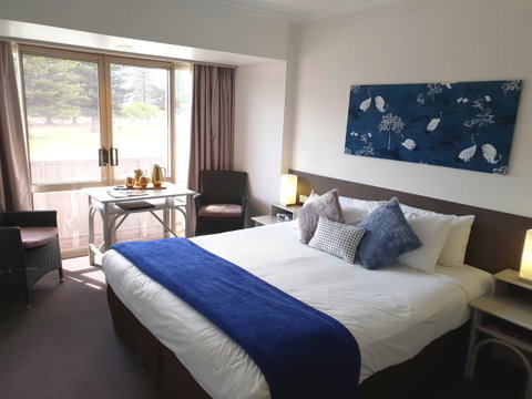 Nightcap At Hotel Victor - Sunshine Coast Tourism 13
