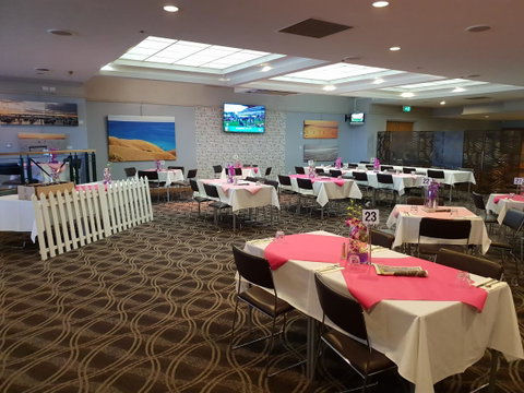 Nightcap At Hotel Victor - Sunshine Coast Tourism 16