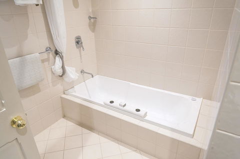 Serafino McLaren Vale - Sunshine Coast Tourism 6