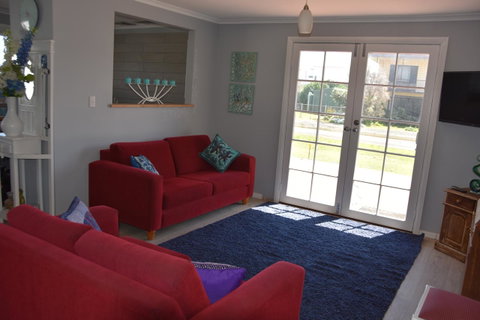 Beach Life Retreat - Sunshine Coast Tourism 1