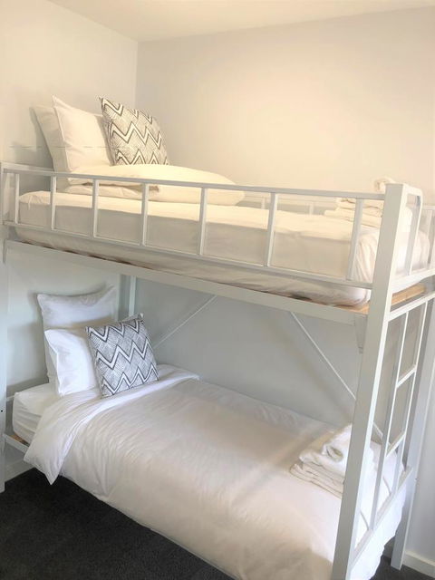 The Avenue Inn - Sunshine Coast Tourism 26