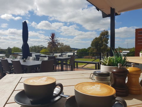 The Avenue Inn - Sunshine Coast Tourism 6