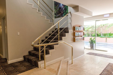 The Belmore Apartments Hotel - Sunshine Coast Tourism 24