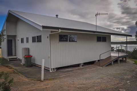 Rest A Shore Coffin Bay - Holiday Sunshine Coast 12