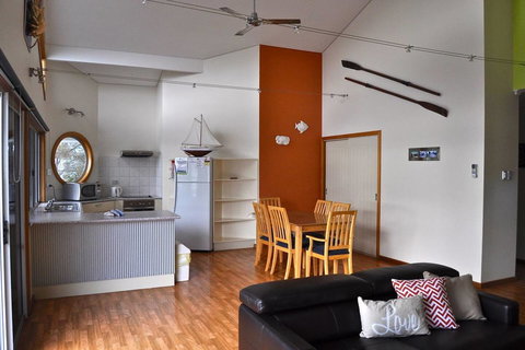 Rest A Shore Coffin Bay - Holiday Sunshine Coast 6