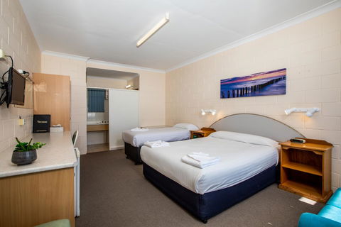 Blue Seas Motel - Holiday Sunshine Coast 3