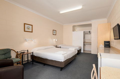 Blue Seas Motel - Holiday Sunshine Coast 1