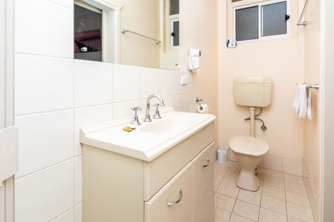 Blue Seas Motel - Holiday Sunshine Coast 13