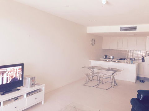 Breakwater Apartment - Holiday Sunshine Coast 14