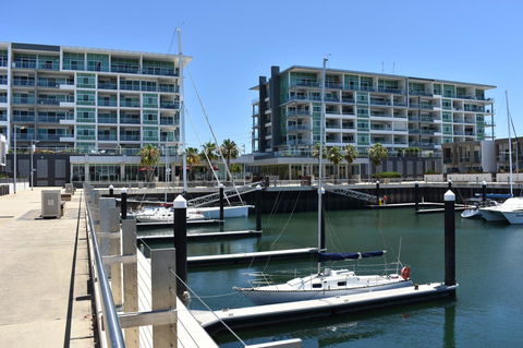 Breakwater Apartment - Holiday Sunshine Coast 1