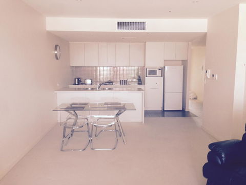 Breakwater Apartment - Holiday Sunshine Coast 10
