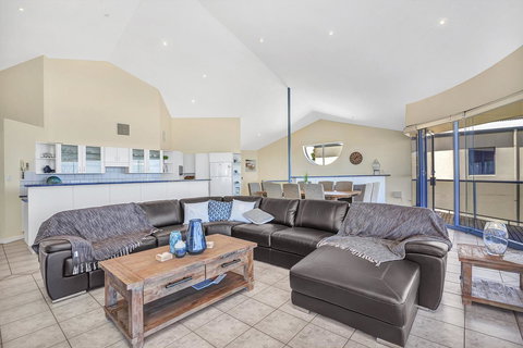 Sail Away - Sunshine Coast Tourism 5