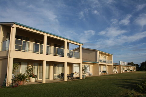 Lakeview Motel And Apartments - Holiday Sunshine Coast 2