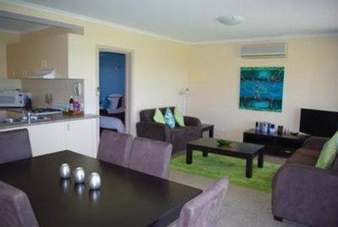 Lakeview Motel And Apartments - Holiday Sunshine Coast 30