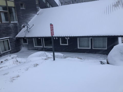 Snowy Gums Chalet - Sunshine Coast Tourism 2