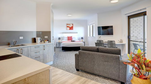 Limani Motel - Holiday Sunshine Coast 17