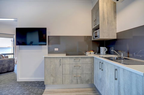 Limani Motel - Holiday Sunshine Coast 1