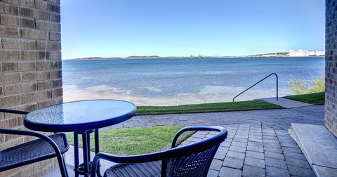 Limani Motel - Holiday Sunshine Coast 7