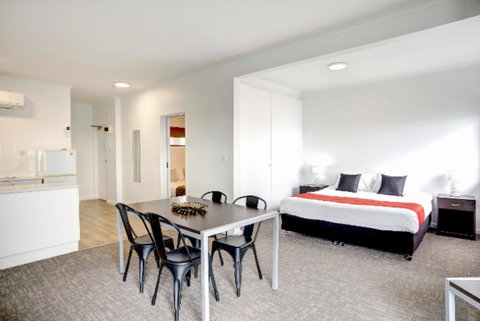 Limani Motel - Holiday Sunshine Coast 43