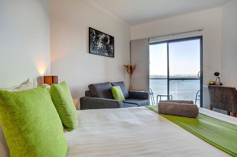 Limani Motel - Holiday Sunshine Coast 23