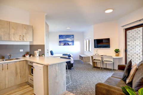 Limani Motel - Holiday Sunshine Coast 35