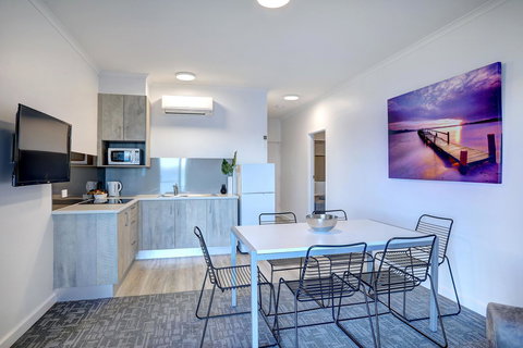 Limani Motel - Holiday Sunshine Coast 10